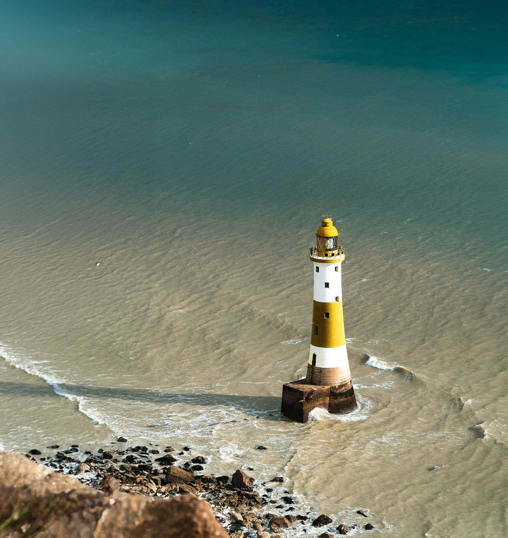 ASSIDU_tom-mrazek-unsplash-2